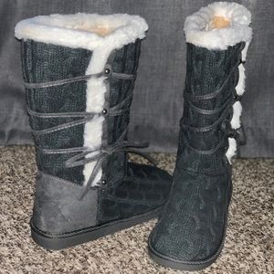 Gray Knitted Furry Boots